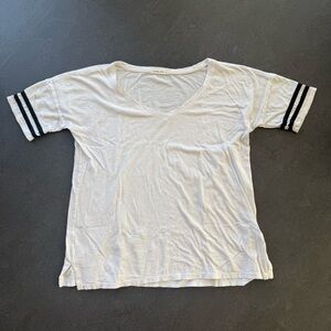 MARINE LAYER | women’s short sleeve v-neck tee. Size Small.